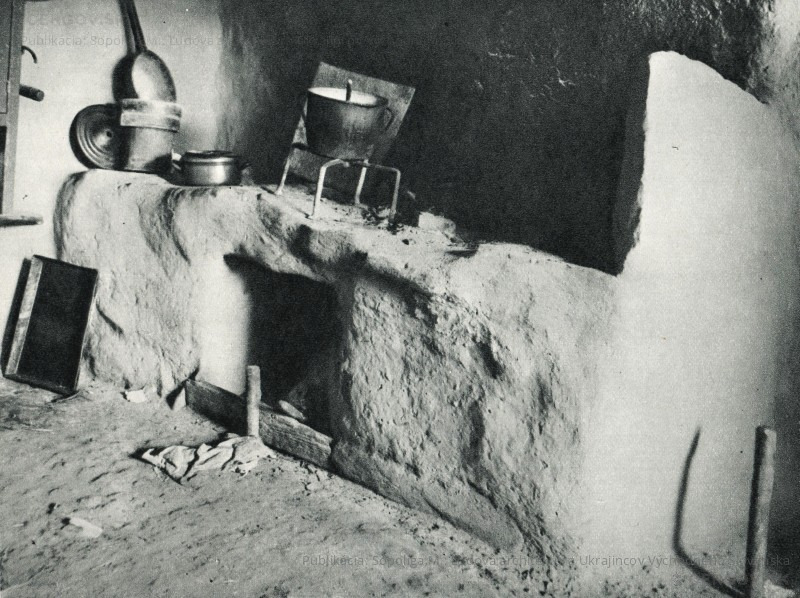 Otvorené ohnisko (tzv. prípecok, pahrutka) v pitvore domu Juraja Blaščáka, Baranie.