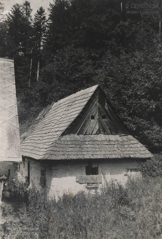 Opustená drevenica Štefana Blaščáka v osade Baranie