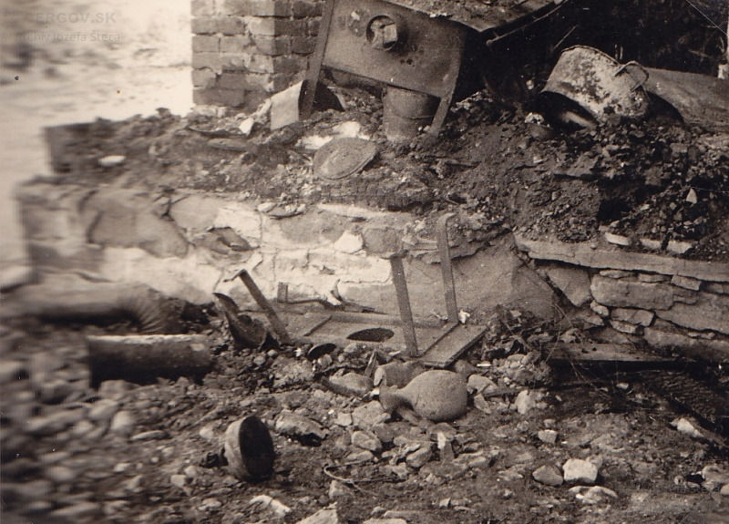 Chmelárova chata po vyhorení