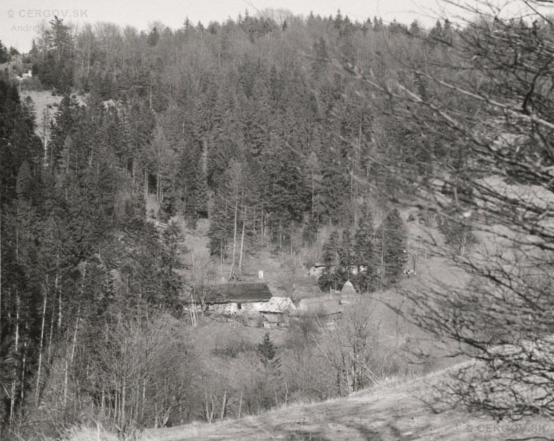 Pohľad na usadlosti Juraja a Štefana Blaščáka