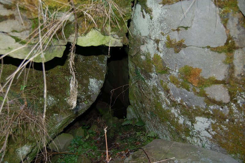 Vchod do Jazvečej jaskyne